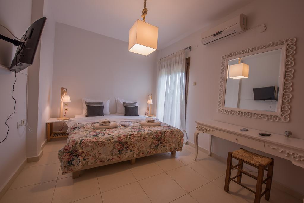 The Beach House - Apartments & Studios (Adults Only) Afytos Eksteriør bilde